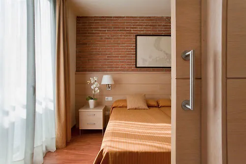 Serennia Cest Apartamentos Arc De Triomf バルセロナ