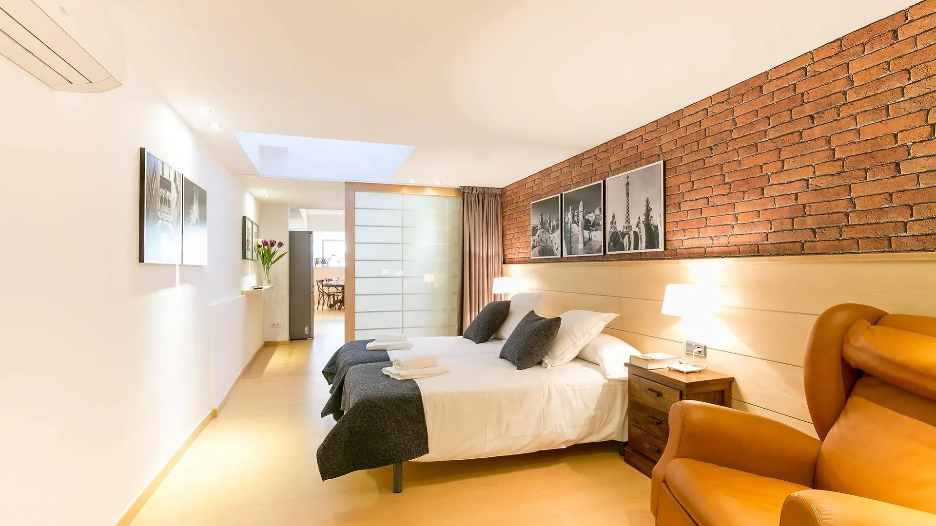 Serennia Cest Apartamentos Arc De Triomf バルセロナ スペイン