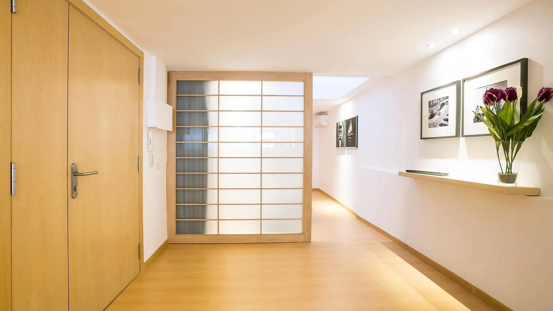 Serennia Cest Apartamentos Arc De Triomf バルセロナ 0*,  スペイン