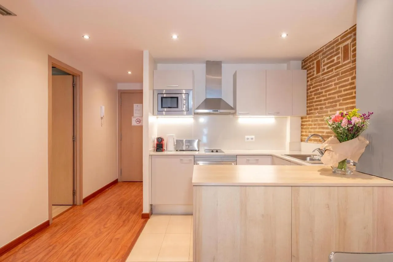 Serennia Cest Apartamentos Arc De Triomf Barcelona