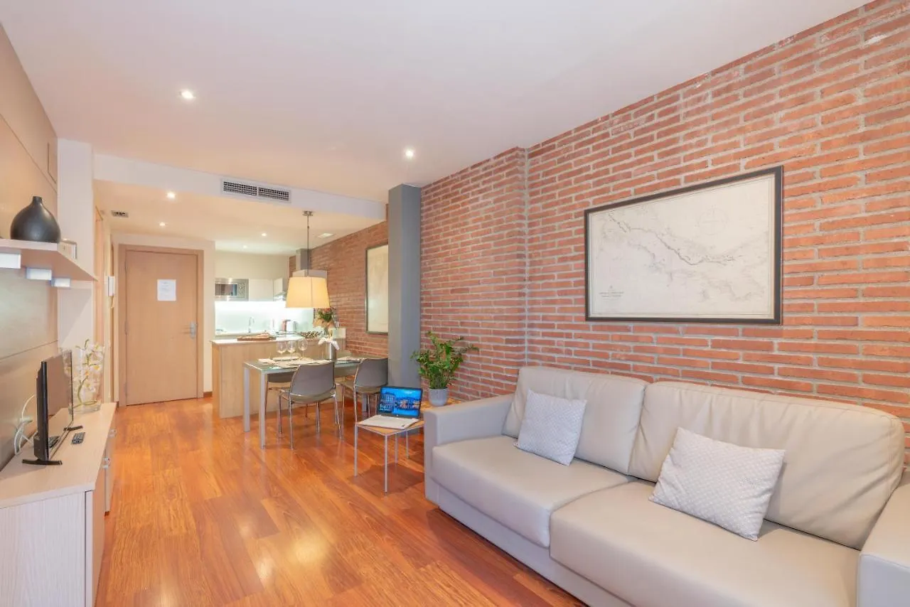 Serennia Cest Apartamentos Arc De Triomf Barcelona