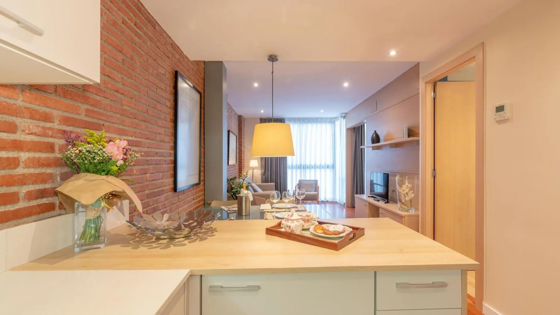 Serennia Cest Apartamentos Arc De Triomf Barcelona 0*,