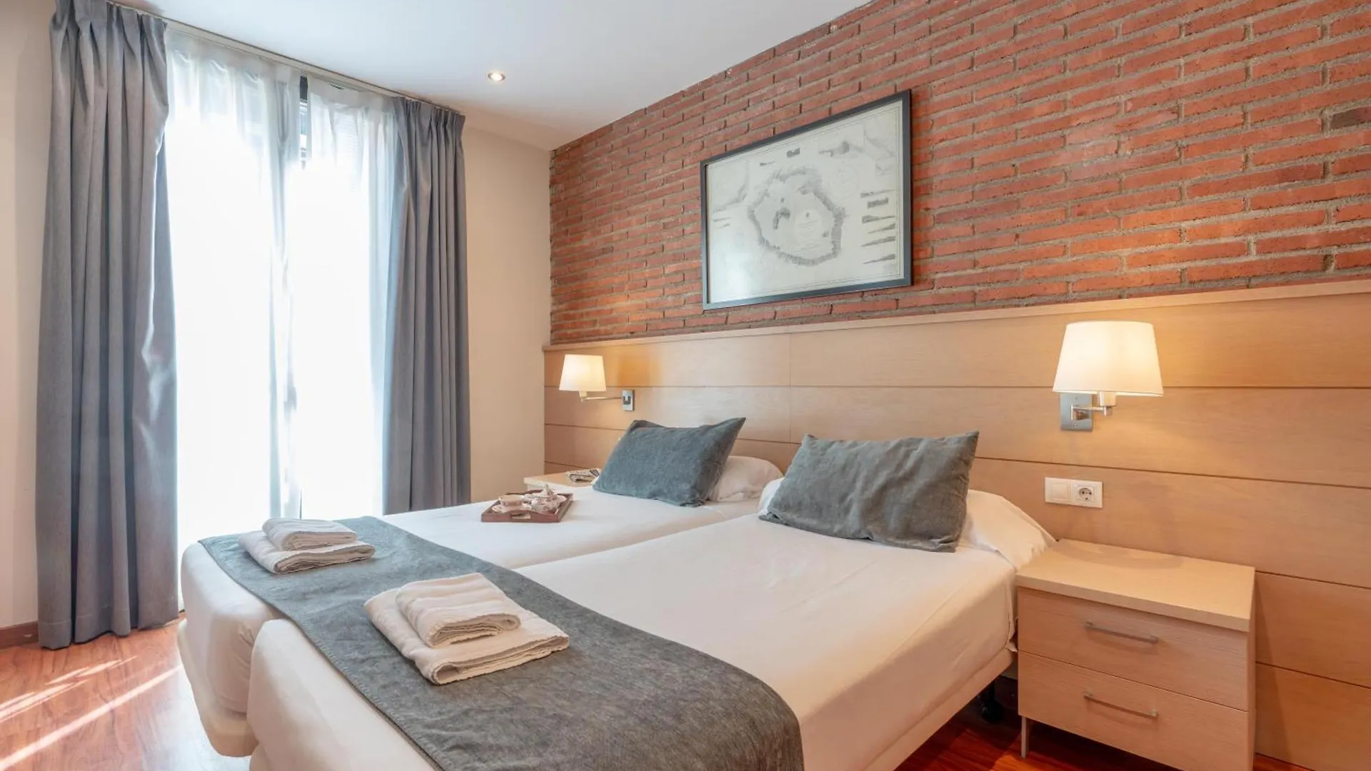 Apartment Serennia Cest Apartamentos Arc De Triomf Barcelona Spain