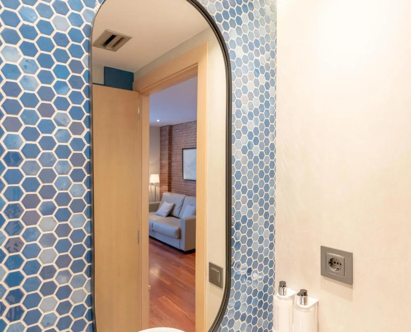 Serennia Cest Apartamentos Arc De Triomf Barcelona
