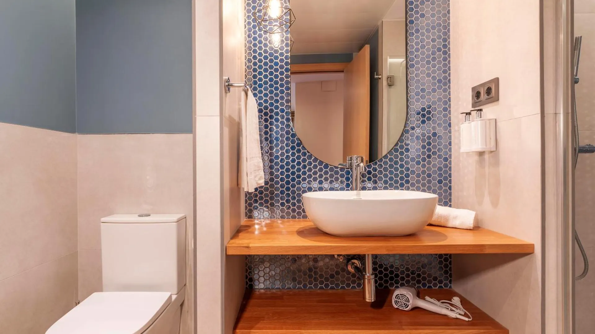 Serennia Cest Apartamentos Arc De Triomf Barcelona Apartment