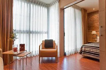Serennia Cest Apartamentos Arc De Triomf Barcelona 0*,