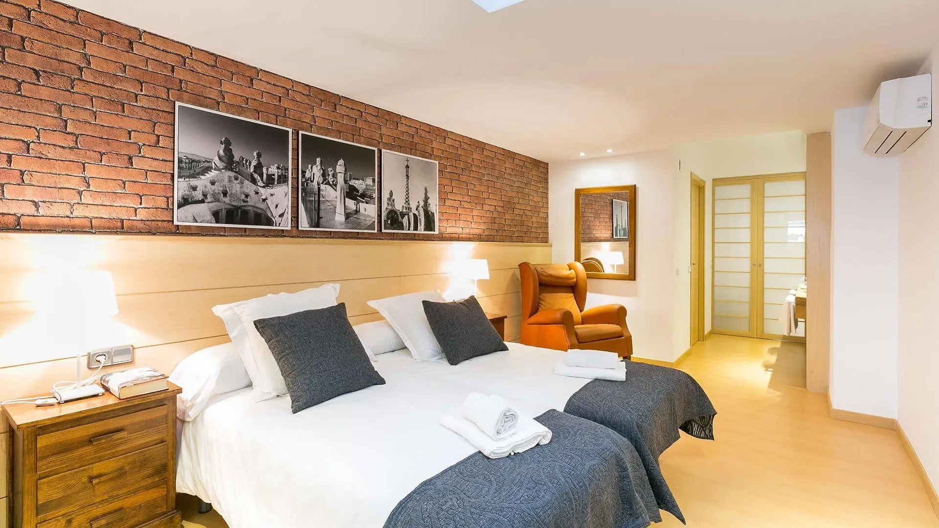 Serennia Cest Apartamentos Arc De Triomf Barcelona 0*,