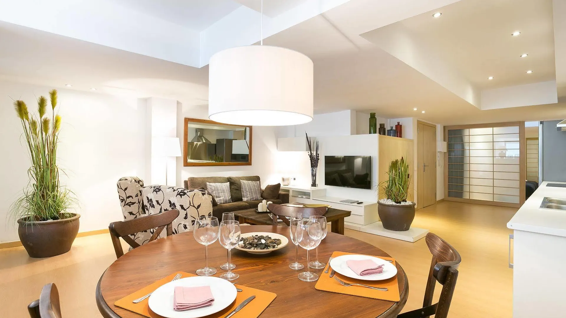 Apartment Serennia Cest Apartamentos Arc De Triomf Barcelona