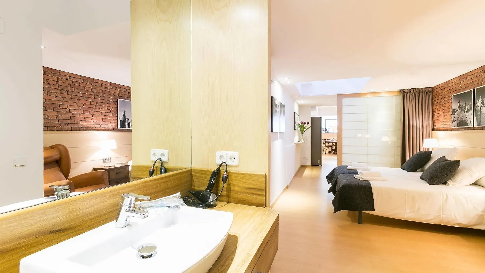 Apartment Serennia Cest Apartamentos Arc De Triomf Barcelona Spain