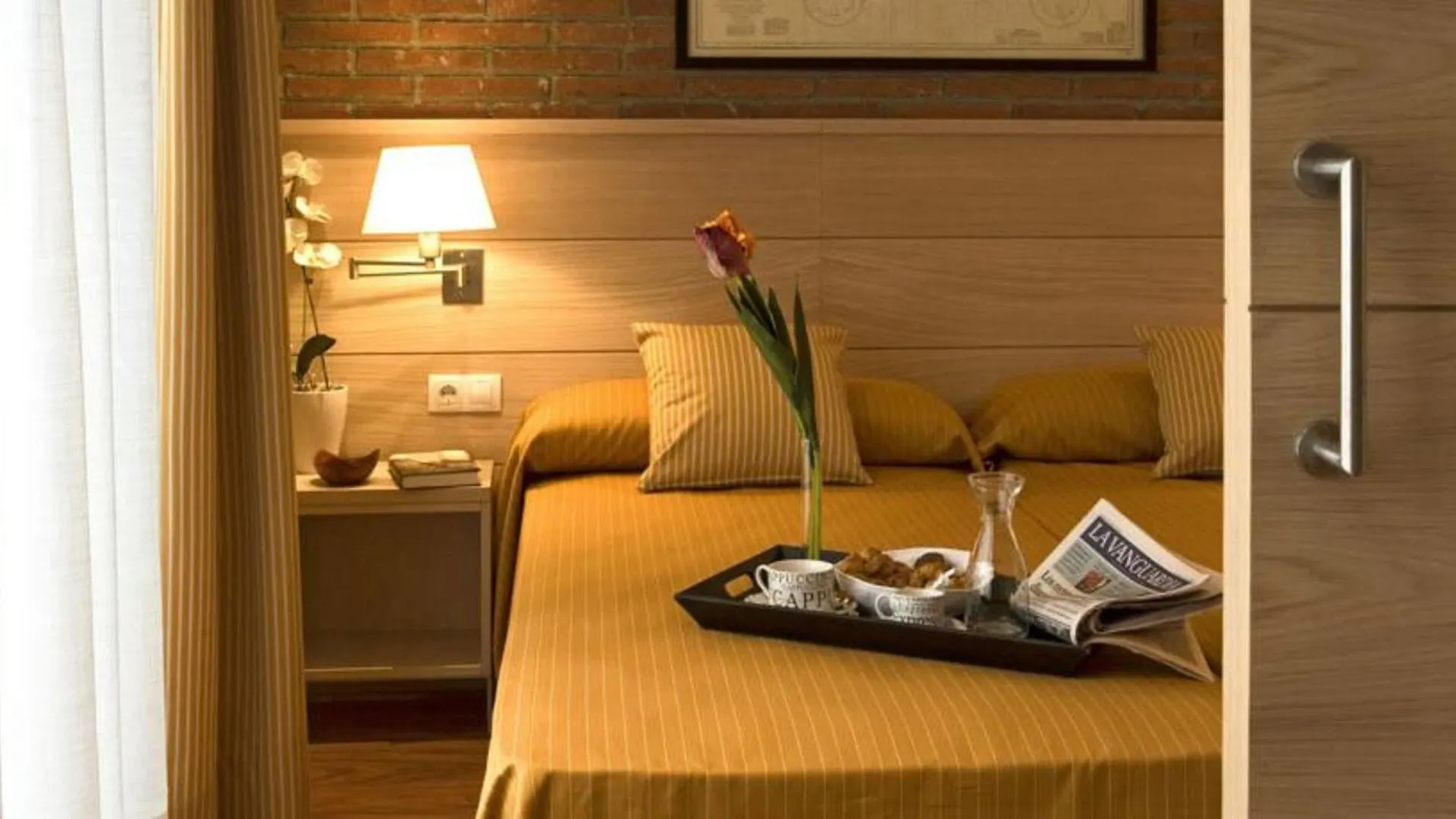 Serennia Cest Apartamentos Arc De Triomf Barcelona
